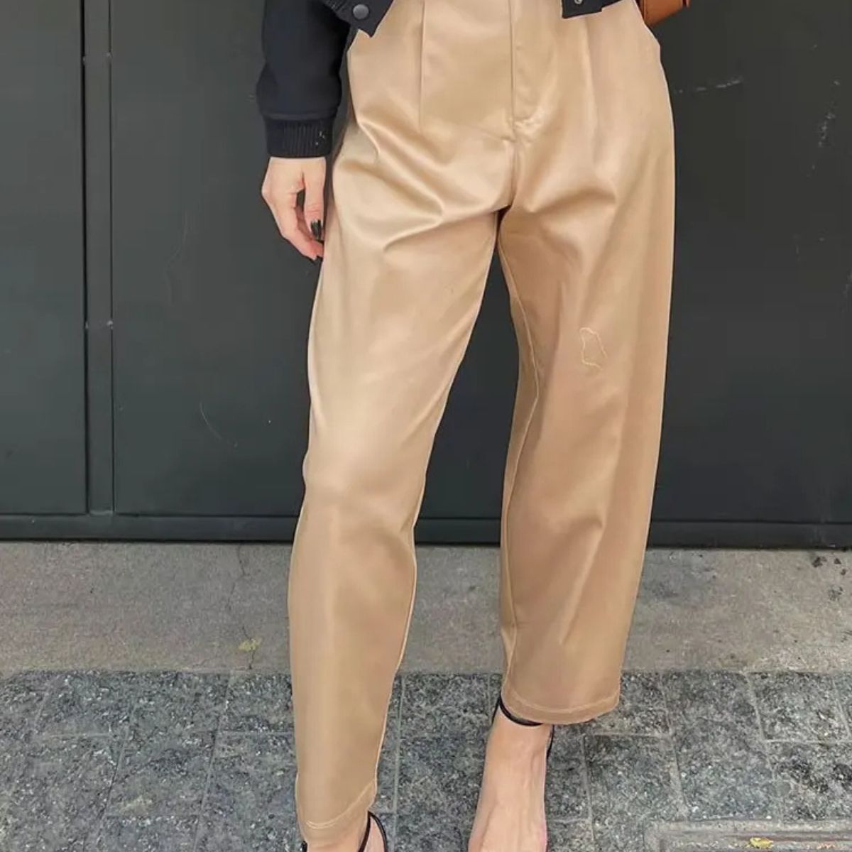 High Waist Tapered Trousers – Belted Pants with Side Pockets