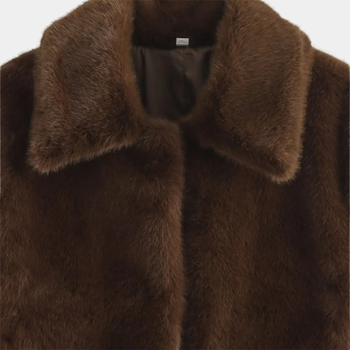 Trendy Cropped Fur Coat – Stylish Winter Look