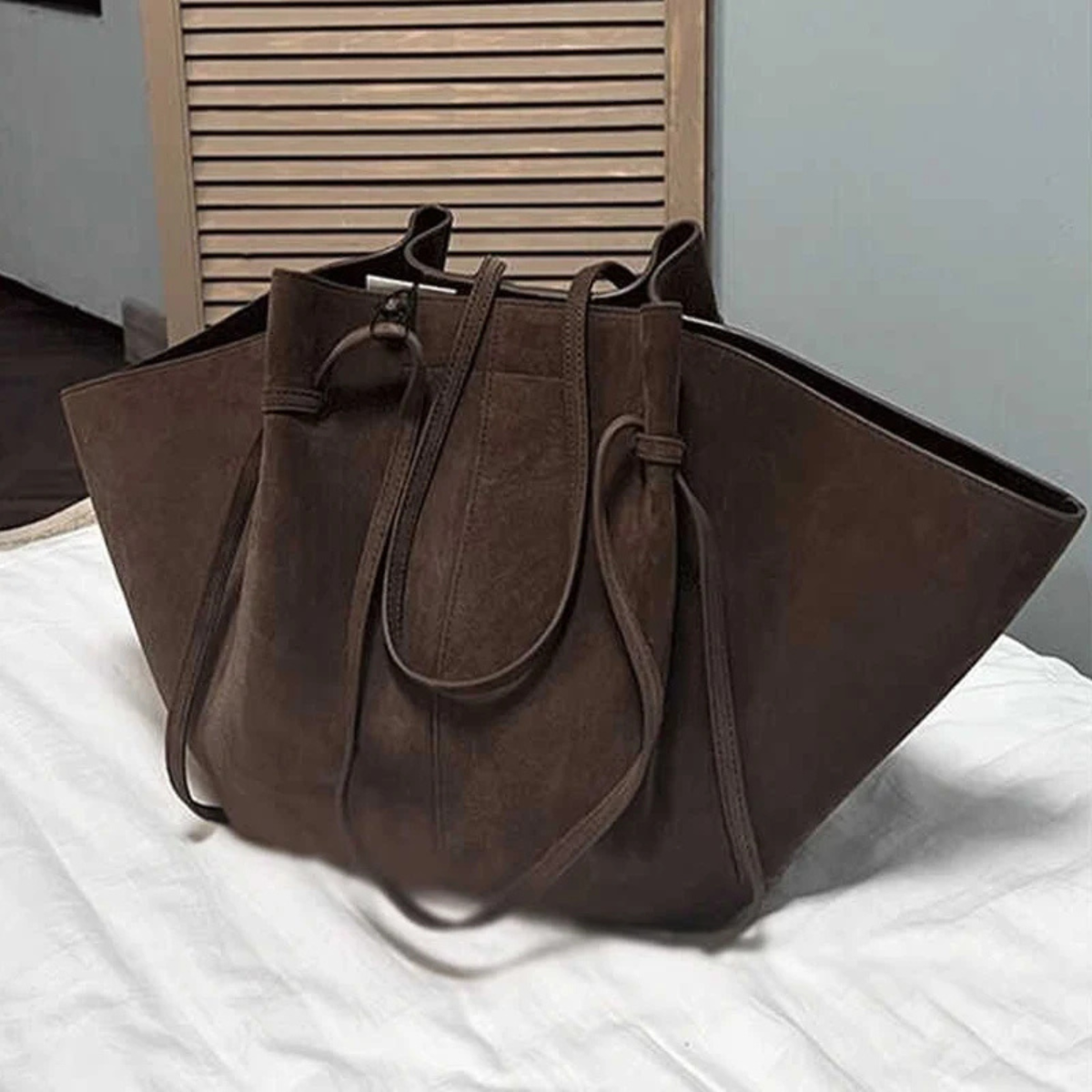 Large Brown Leather Tote Bag – Stylish Shoulder Handbag for Everyday Use