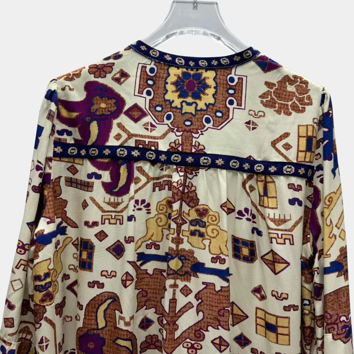 Casual Floral Blouse for Women - Long sleeve top with V-neck