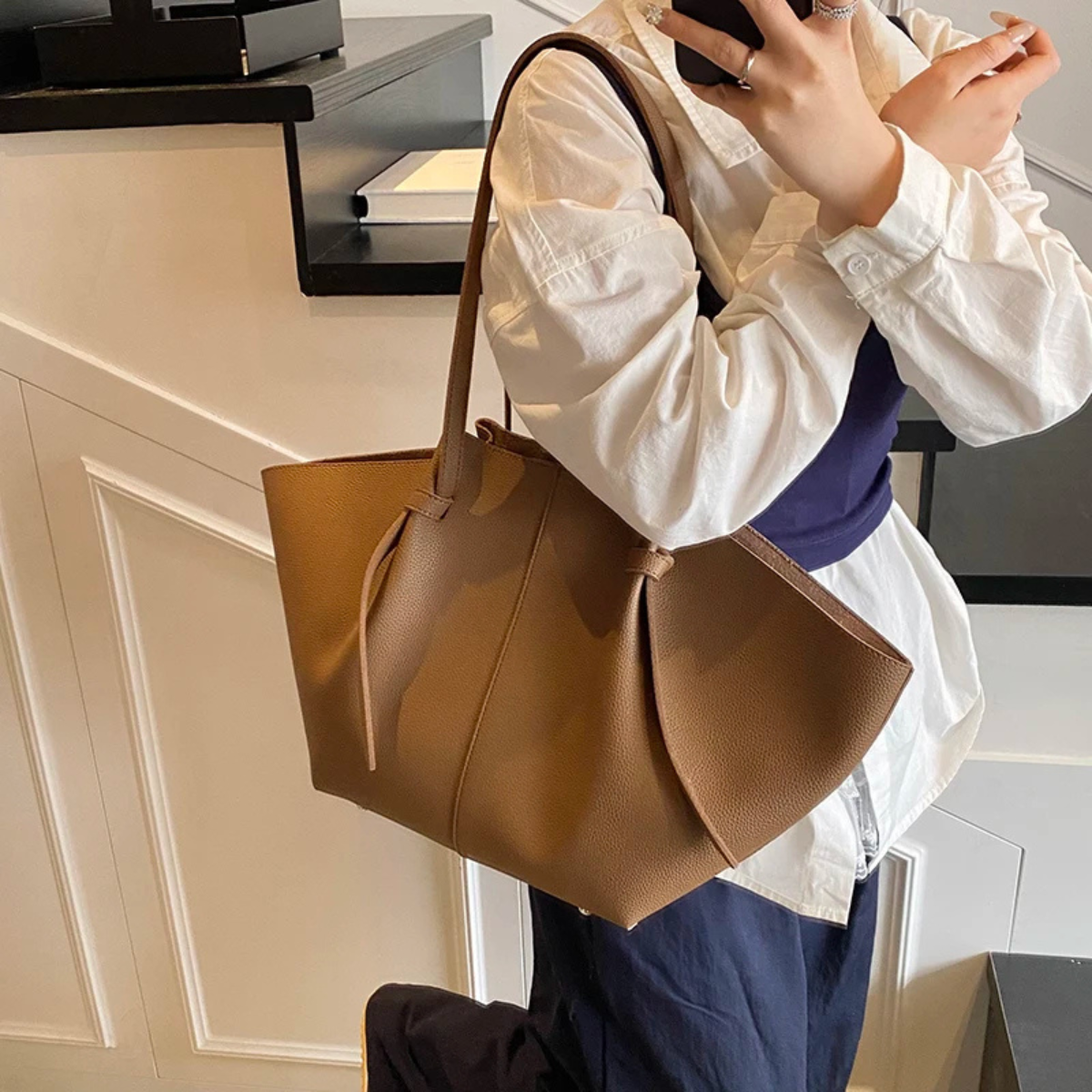 Large Tote Shoulder Bag – Stylish Everyday Handbag for Women